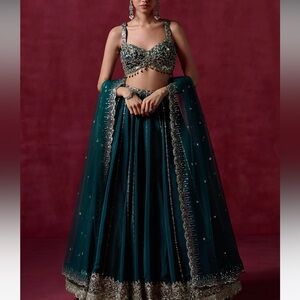 Lashkaraa Teal Green Embroidered Lehenga Set (XS)